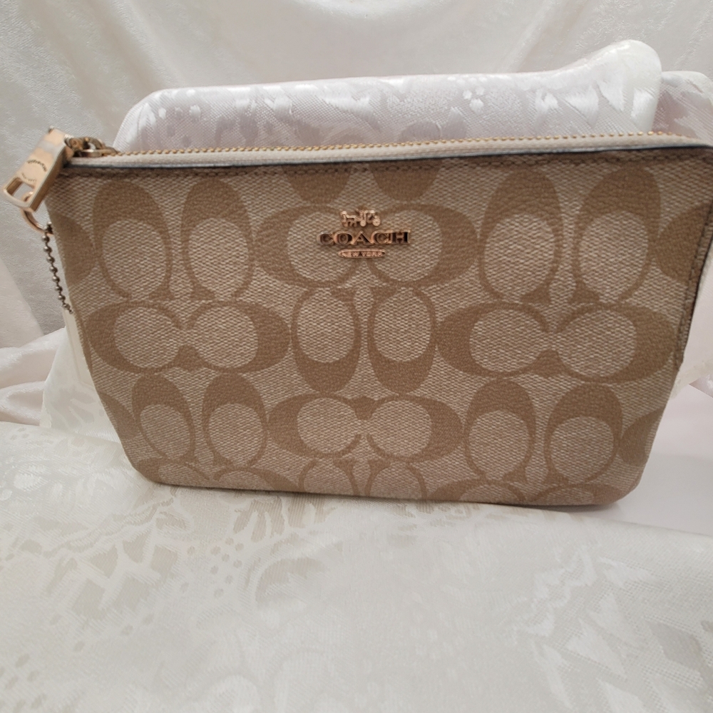 Coach Double Zip Wallet Possible Wristlet Light Khaki and Chalk Bag F16109